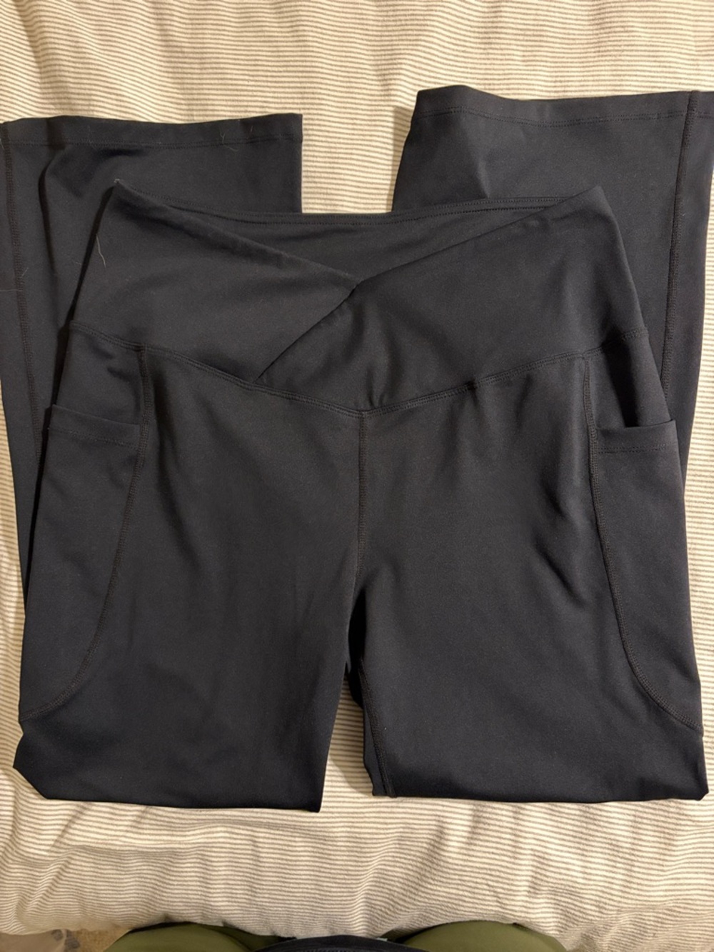 Baleaf Women's High-Waisted Petite Flare Yoga Pants - Picture 7 of 7